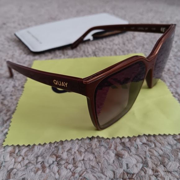 Quay "Level Up" Brown Square Sunglasses - Picture 13 of 15